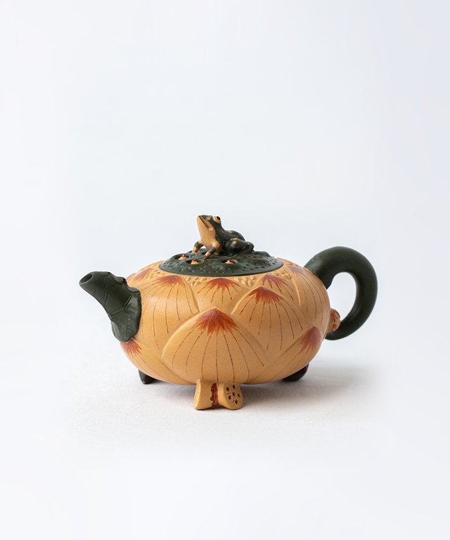 Исинский чайник "Лотос и лягушка"